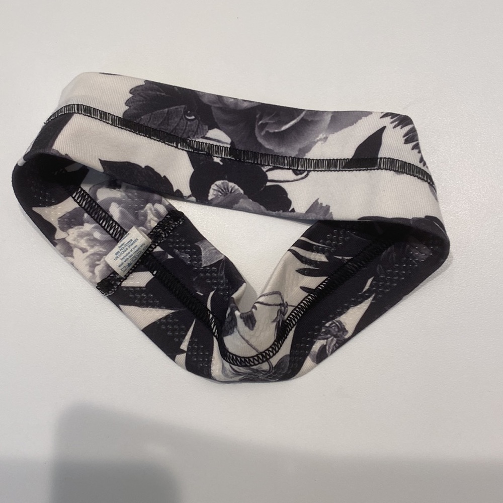 Lululemon headband - Picture 3 of 4